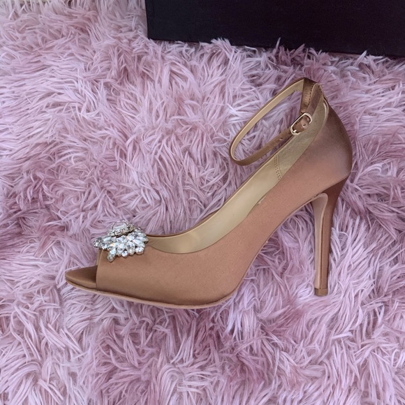 ✨NIB Badgley Mischka Kali Satin Crystal Sandals - Picture 4 of 9